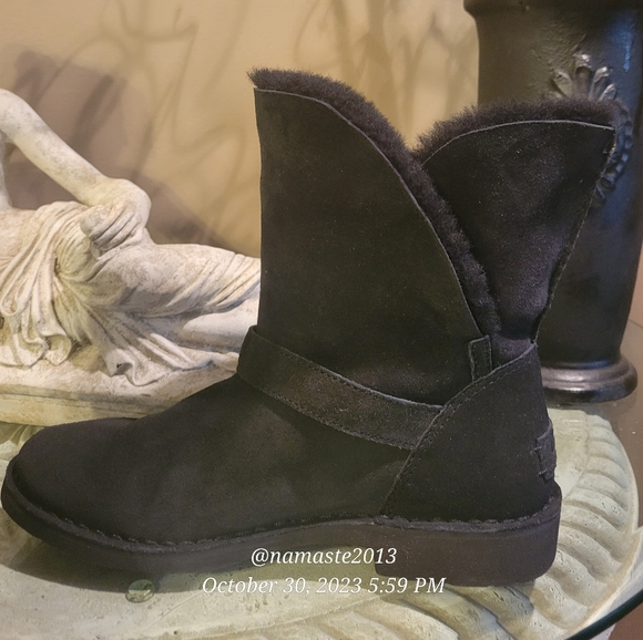 UGG Women's Syden Black Suede Sheepskin Cuffable Boots 1120702  Sz 9M NWT #609 - Picture 12 of 15